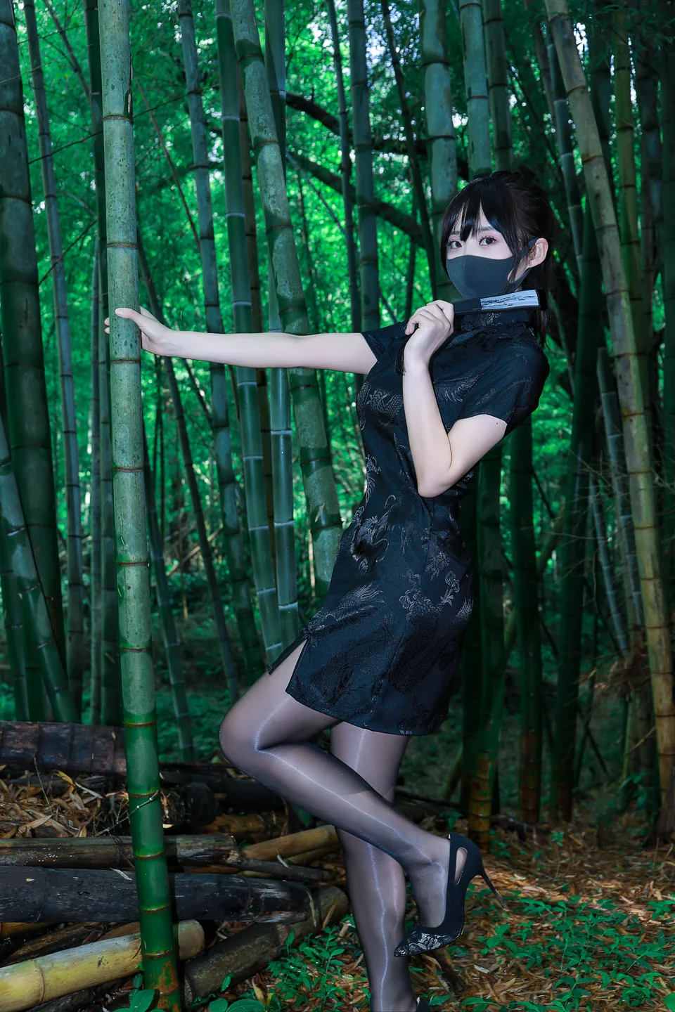 李佳 - No.017 黑旗袍森林 [56P-332MB] tg@simisebaisi 【丝足阁】005.webp